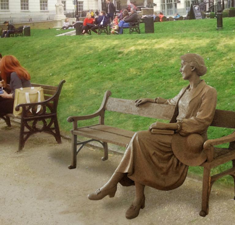 Virginia Woolf statue